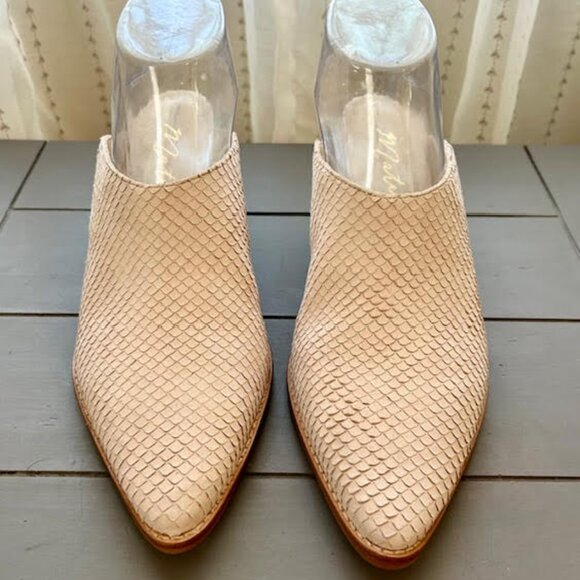 Matisse Shoes - Matisse Cammy Snake Embossed Pointed Toe Mule Block Heel